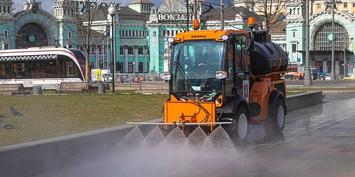 Генеральную уборку города ведут тысячи работников столичного ЖКХ