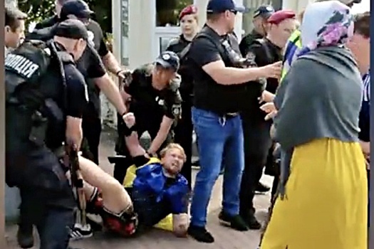 Силовики вместе с Минкультуры Украины опечатали корпуса Киево-Печерской лавры