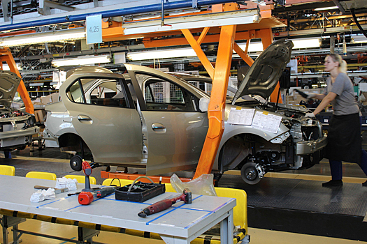 АвтоВАЗ уточнил сроки возобновления производства автомобилей