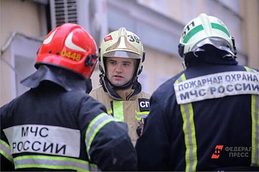 Строящееся здание торгового центра загорелось в Нижнекамске