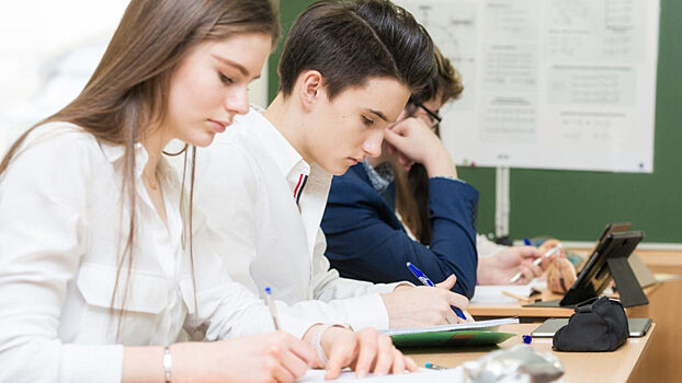 Вологодские девятиклассники сдали экзамены по четырем предметам