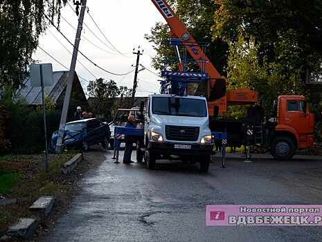 В Бежецке пьяный водитель протаранил фонарный столб