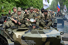 Танковый прорыв и окружение? Россия и Украина стягивают силы к Донбассу