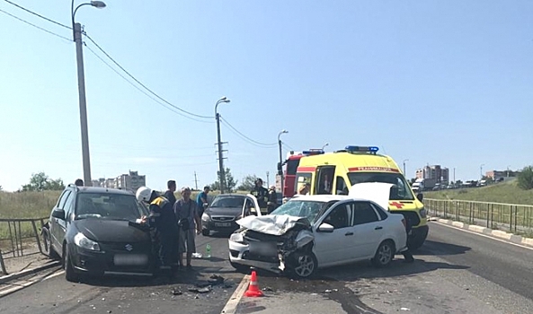 В лобовом ДТП в Волгоградской области пострадали три человека