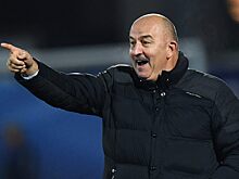 Деменко назвал команды, от которых ждет предложения Черчесов