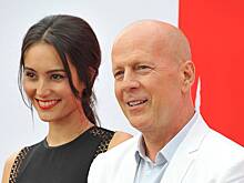 Жена Брюса Уиллиса заявила, что его дети уже скорбят по отцу