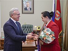 Глава Красноярского края Александр Усс подарил квартиру чемпионке мира по самбо