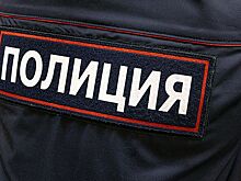 В Краснодаре парень разбил стекло на автобусной остановке