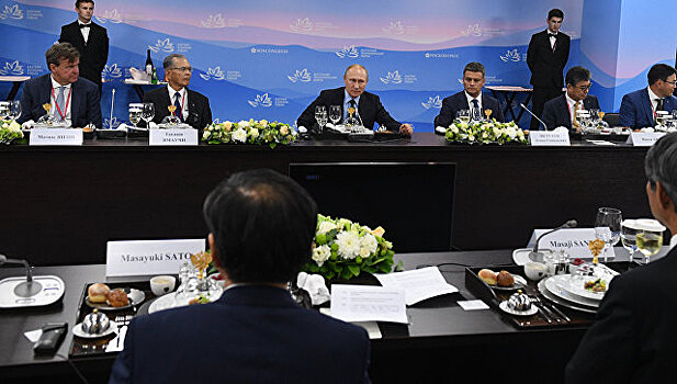 Путин встретился с представителями азиатского бизнеса