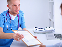 Перед операциями курильщики будут дышать в трубочку