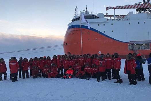 Ученым на дрейфующую станцию "Северный полюс-41" доставят уникальный прибор. Он ускорит работу по климату