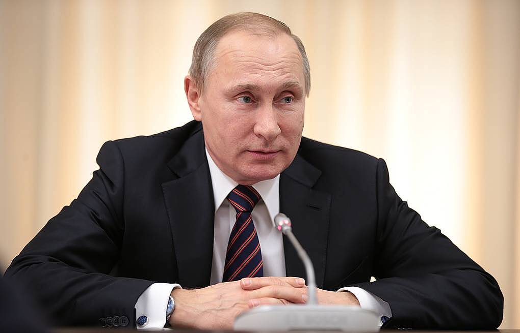 Путин поздравил российских рапиристок с победой на ЧМ
