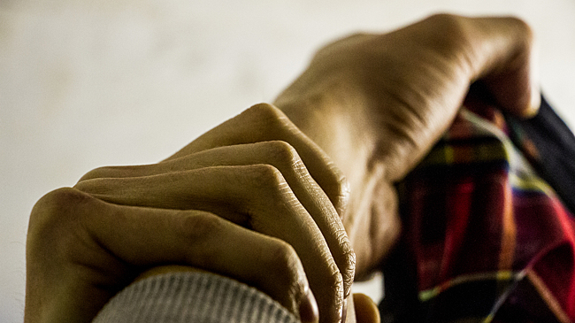 Отец и сын по очереди избили друг друга табуреткой в Кузбассе