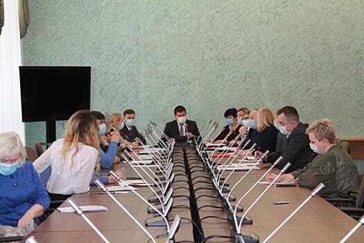 Челябинские депутаты призвали к ответственности частные аптеки и медклиники