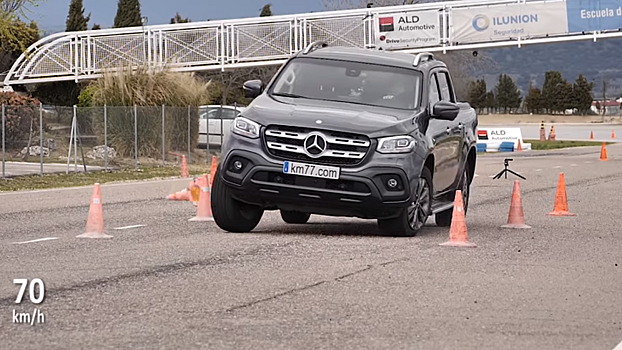 Лосиный тест пикапа Mercedes: как его кренит в повороте?
