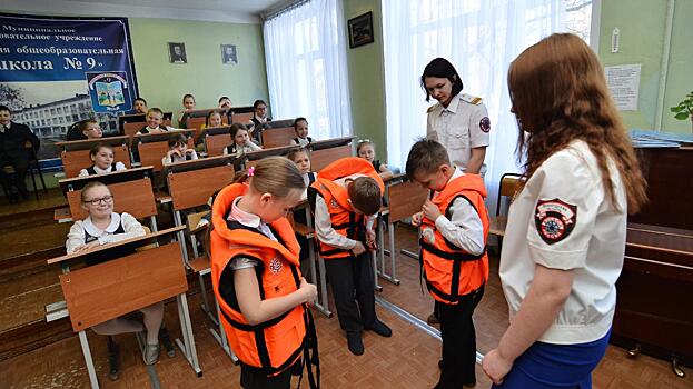 Осторожно, тонкий лед! В школах Вологды стартовали уроки безопасности