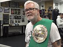 Фредди Роуч получил пояс–полотенце WBC: видео