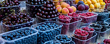 Инфекционист предостерегла от дегустации немытых ягод на рынке