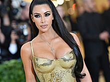 Над Кардашьян посмеялись на премии «Эмми»