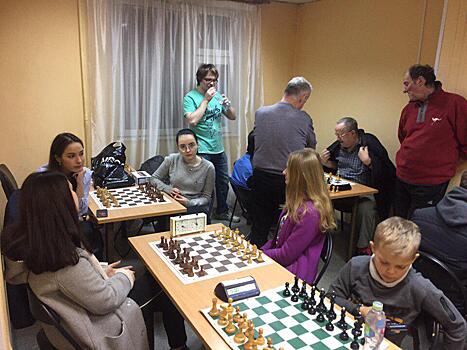 Шахматный турнир провели на улице Хлобыстова