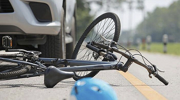 Юный надымчанин на велосипеде попал под колеса легковушки