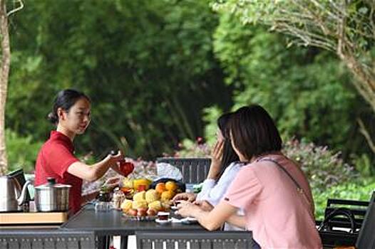 Праздничный туристический бум в ландшафтном парке гор Уишань