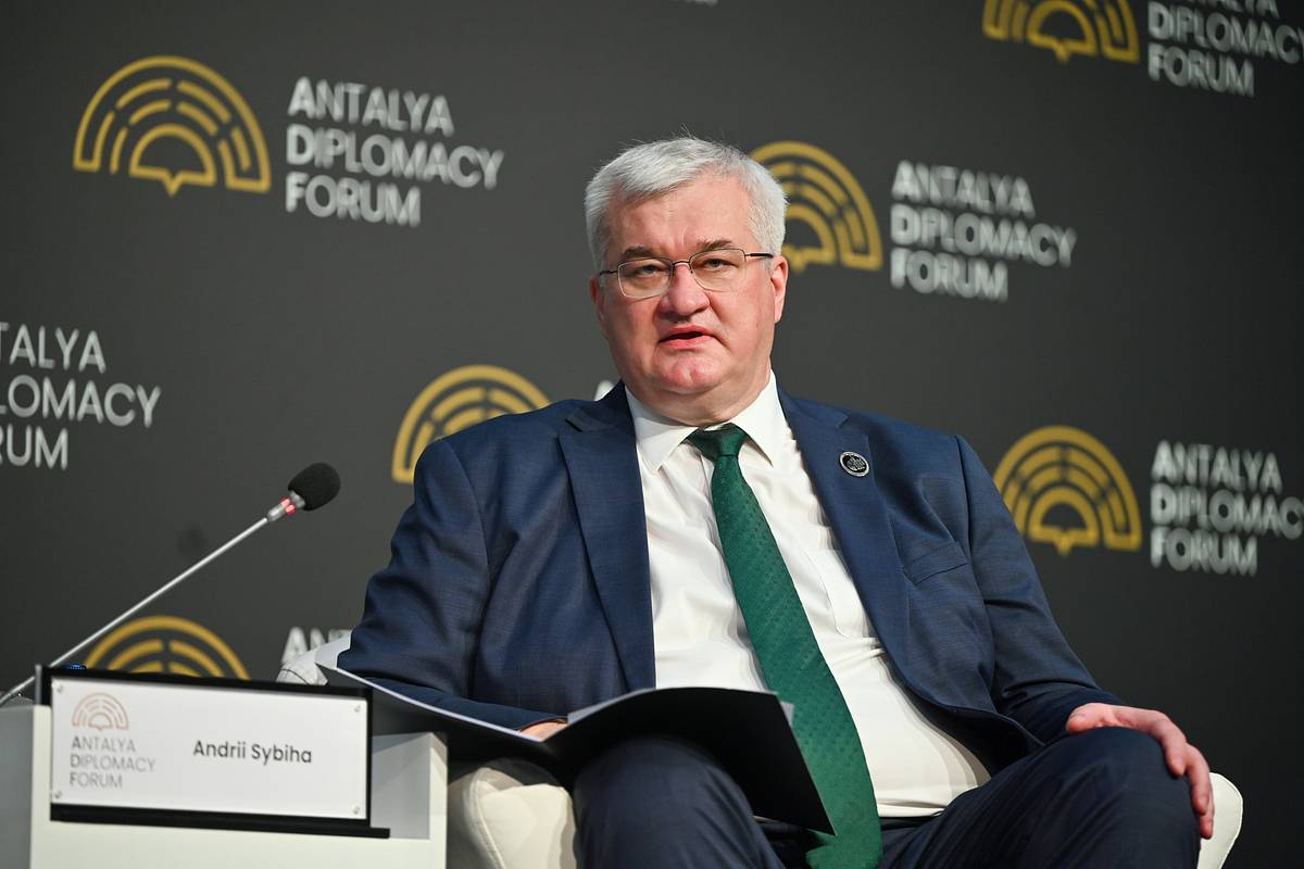 Глава МИД Украины захотел разыграть «сильные козыри»