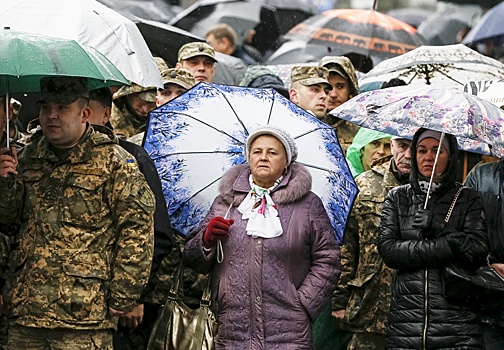 Киев переходит на военное положение