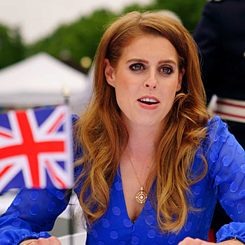 «Королева — моя бабушка. Мне очень, повезло!»: трогательный комплимент принцессы Беатрис очаровал королевских поклонников