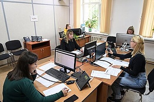Около 20 операторов ежедневно отвечают на вопросы жителей по частичной мобилизации