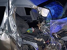 Восемь пострадавших: легковушка врезалась в пассажирский микроавтобус на Кубани