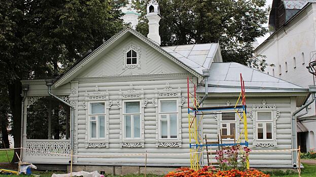 Реставрация летнего дома архиепископа завершилась в Вологодском кремле