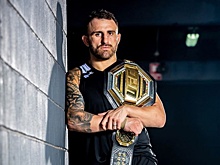 Алекс Волкановски — Макс Холлоуэй: дата боя UFC 251, прогнозы и ставки букмекеров