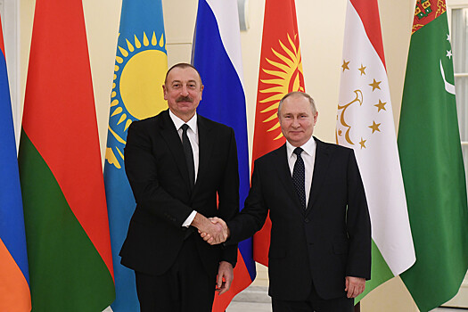 Алиев поздравил Путина с днем рождения