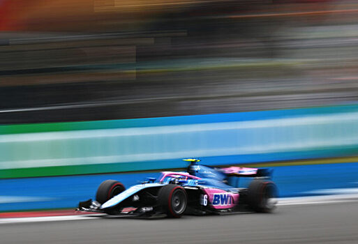 Виктор Мартинс выиграл вторую гонку Формулы 2 в Великобритании