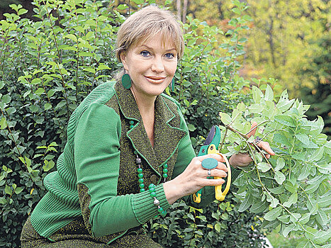 Елена Проклова заканчивает стройку дома в Сочи