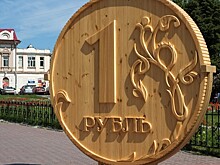 Рубль укрепляется на фоне растущих котировок нефти и налоговых выплат российских экспортеров