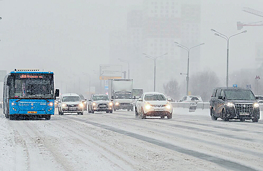В Москве метель, пробки с утра под семь баллов, есть задержки и отмены авиарейсов