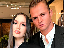 «Почему себе купальник фотошопишь, а мужу нет?»: пляжное фото Анастасии Тарасовой повеселило сеть