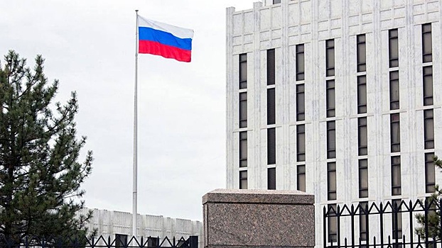 Посольство РФ: Россия не собирается пятиться назад из-за угрозы санкций США