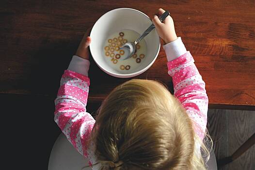 Диетолог назвала главные ошибки родителей при кормлении детей