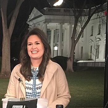 Сара Сандерс официально назначена пресс-секретарём Белого дома
