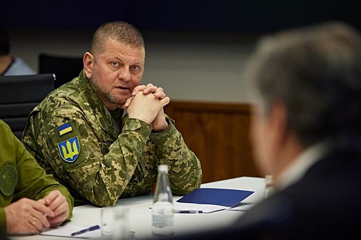 Залужный заявил, что обсудил усиление ПВО с командующим силами НАТО