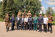Московские спасатели и пожарные поздравляют всех с 76-летием Победы