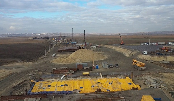 На строительстве обхода Аксая на М-4 началось сооружение моста через Дон