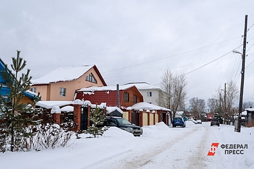 Целый поселок незаконно построили на государственных землях в Ленобласти