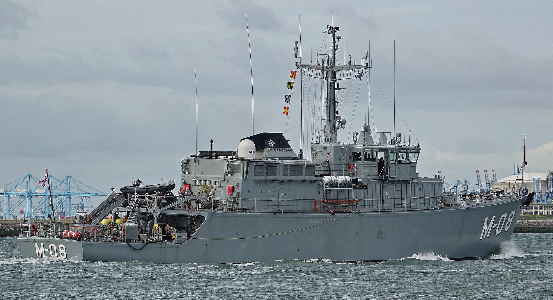 Украина получила от Нидерландов противоминный корабль типа Alkmaar