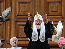 Патриарх выпустил голубей в небо над Кремлем в праздник Благовещения