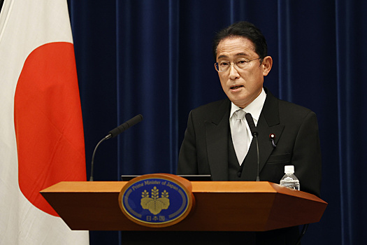 Премьер Японии оправдался за поставки подержанных авто России