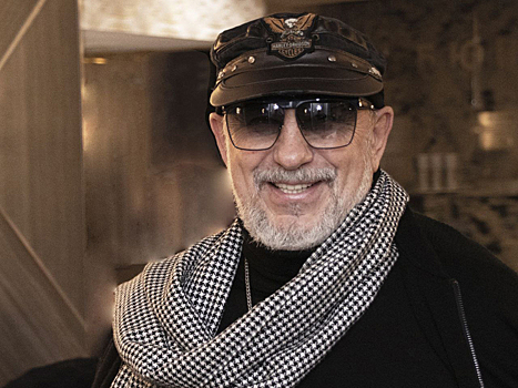 На 80-летие Михаил Звездинский отправился в круиз